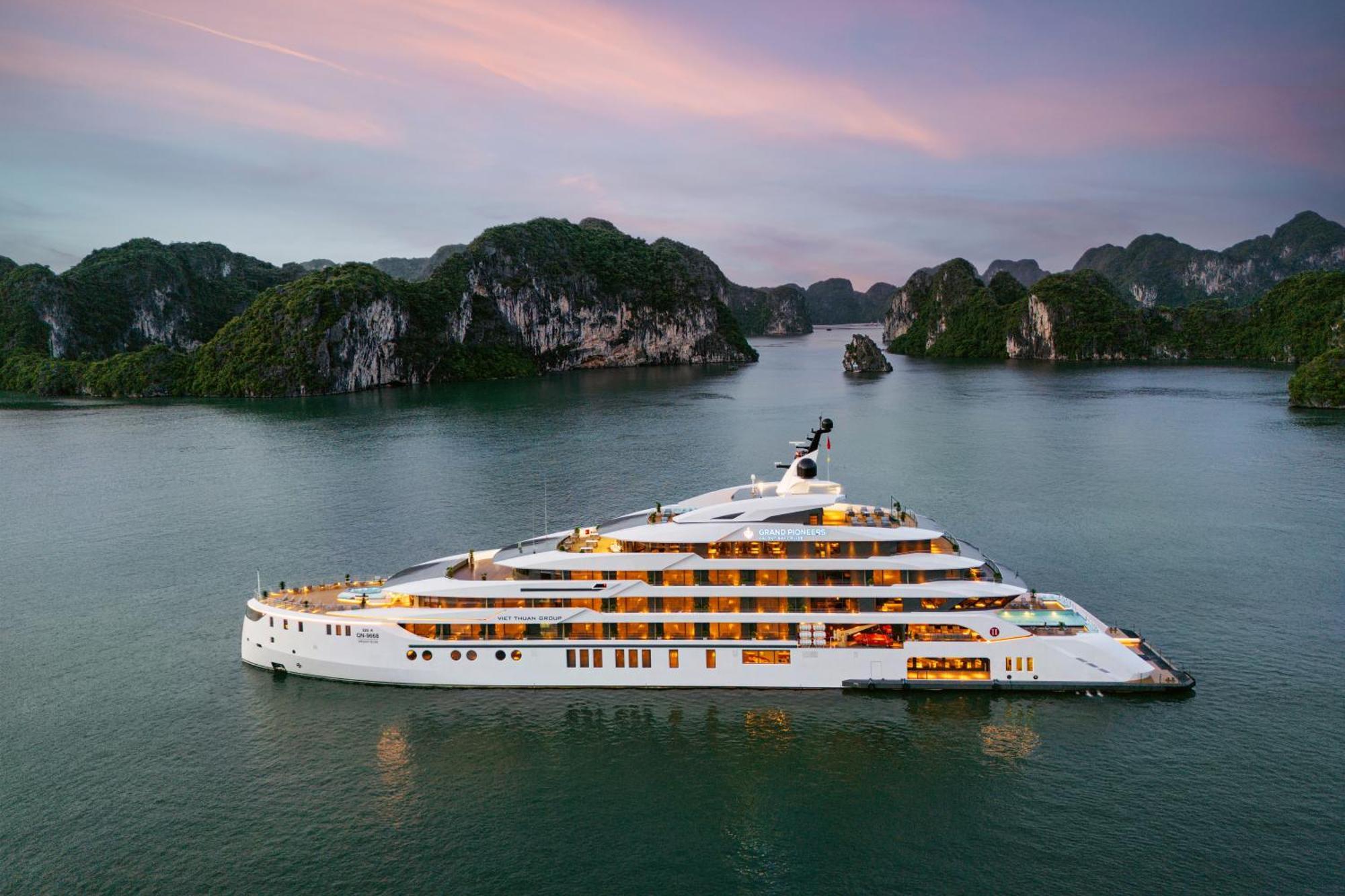 Grand Pioneers Halong Bay Cruise 1 Otel Ha Long Dış mekan fotoğraf